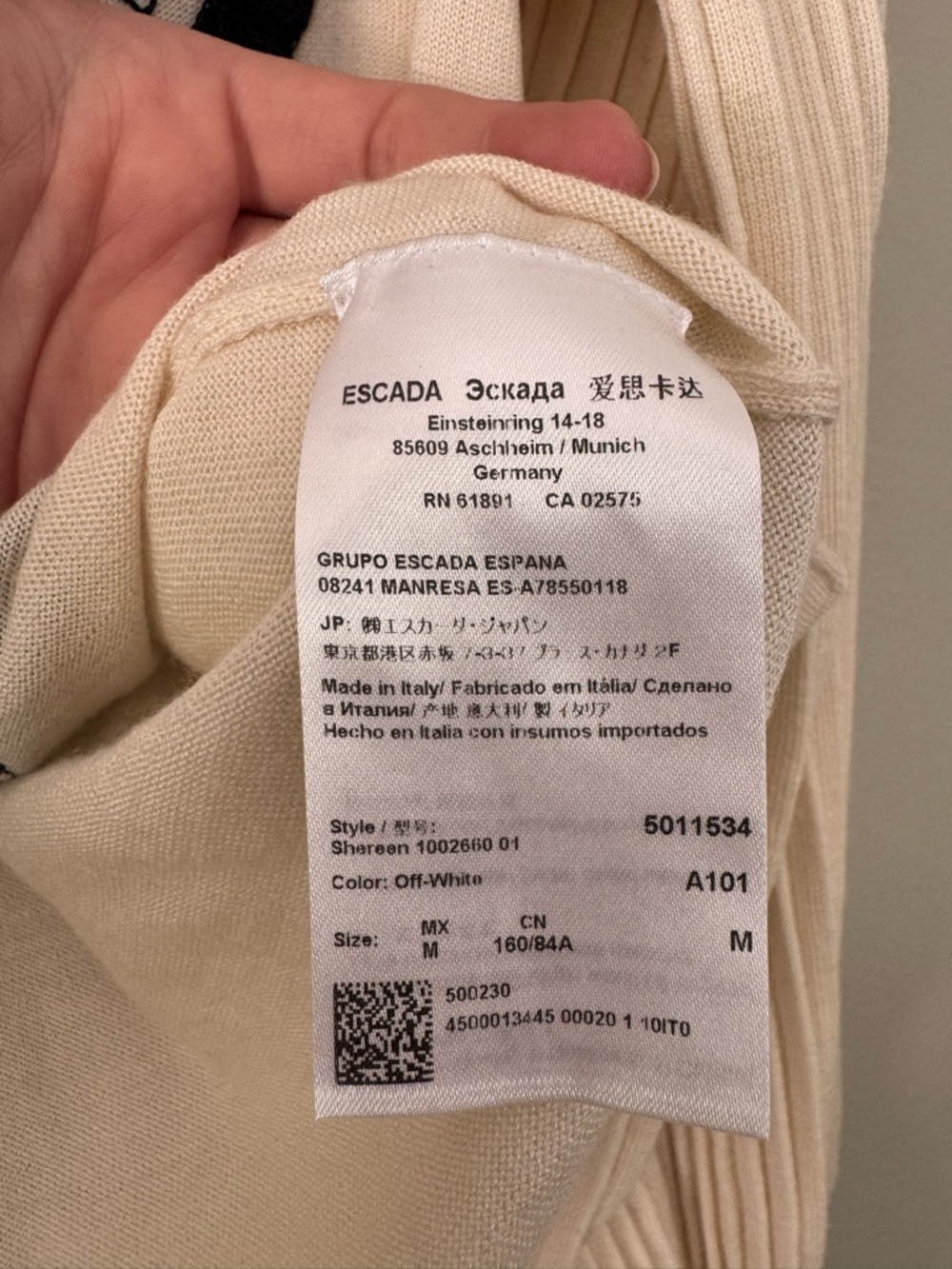 Escada Shareen Sweater in Off-White . Medium - Picture 5 of 7